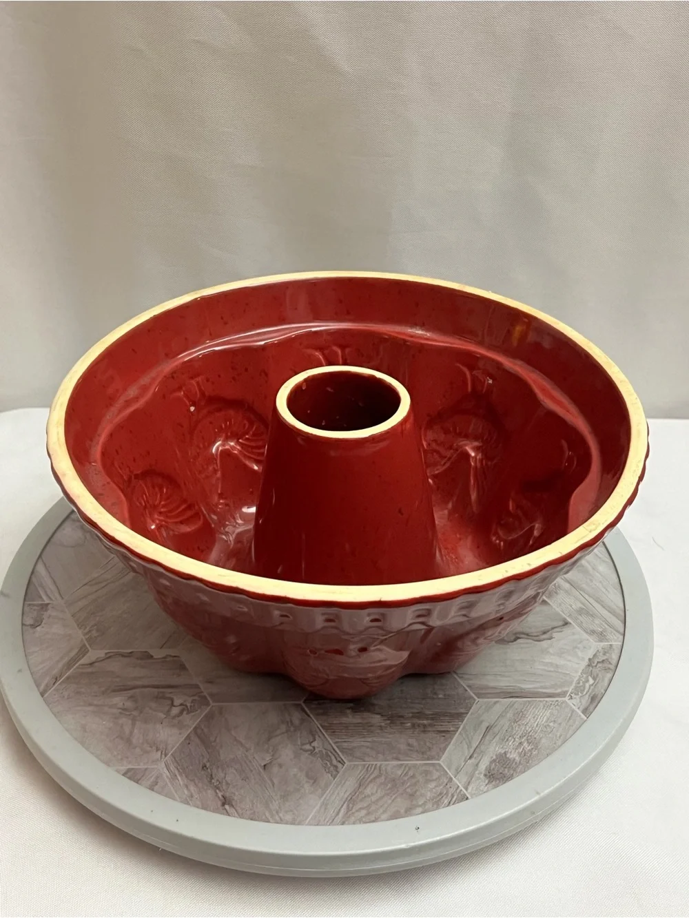Vintage Red Speckled Ceramic Chicken Bundt Cake Pan Mold Bakeware 10.5 Inch